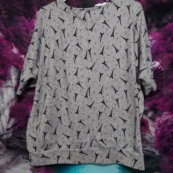 Top - Picture 2 of 6